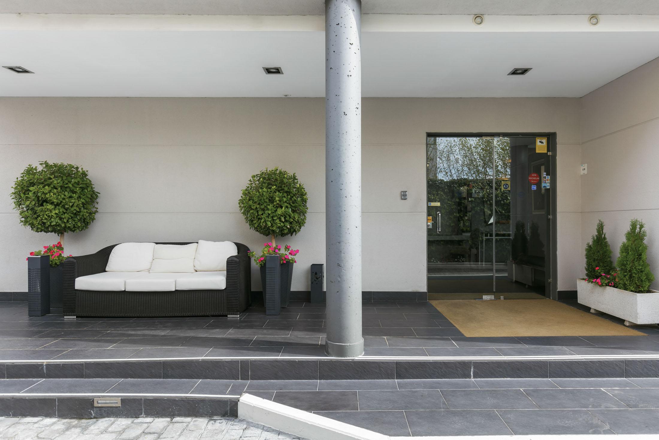 Globales Acis Y Galatea Hotel Madrid Exterior photo